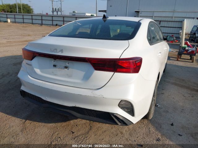 3KPF24AD6NE489175 KIA Forte Lxs