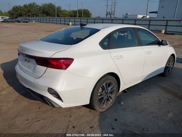 3KPF24AD6NE489175 KIA Forte Lxs