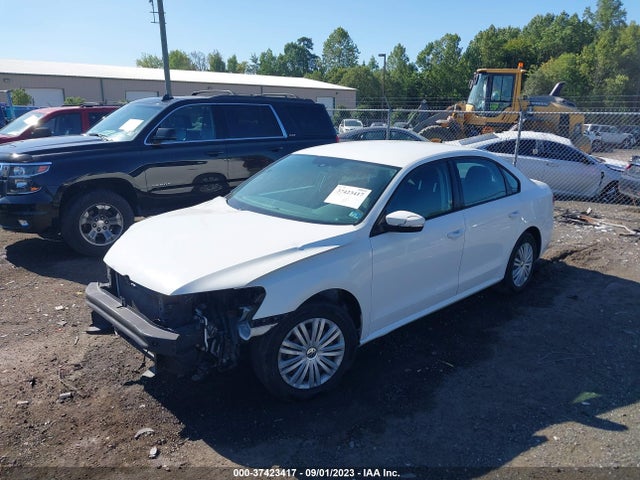 1VWAT7A39FC039669 Volkswagen Passat 1.8t S
