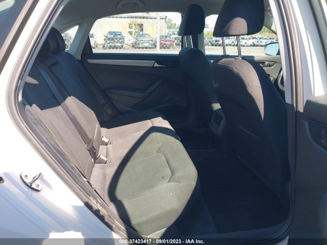 1VWAT7A39FC039669 Volkswagen Passat 1.8t S