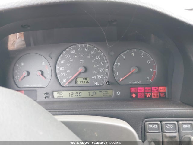1998 VOLVO V70 T5 VIN: YV1LW5372W2421890