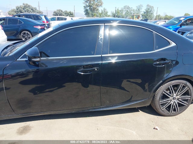 JTHBA1D2XG5003393 Lexus IS 200T