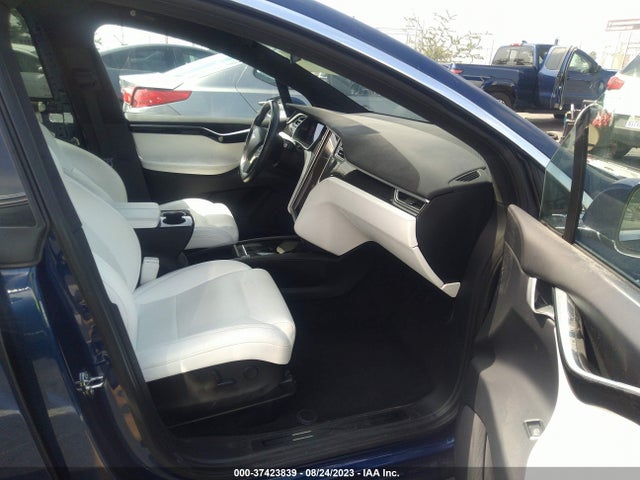 Tesla Model X 90d/75d/100d 2017 5YJXCBE24HF051073 Image 13