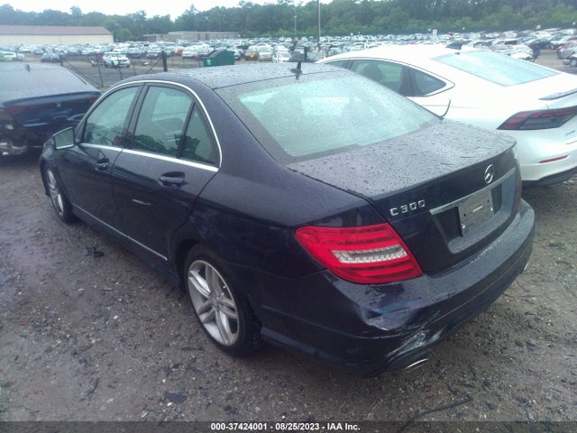 2013 MERCEDES-BENZ C 300 SPORT 4MATIC/LUXURY 4MATIC VIN: WDDGF8ABXDR271358