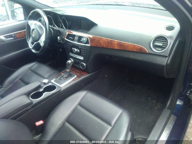 2013 MERCEDES-BENZ C 300 SPORT 4MATIC/LUXURY 4MATIC VIN: WDDGF8ABXDR271358