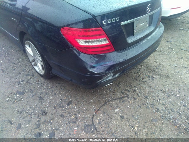 2013 MERCEDES-BENZ C 300 SPORT 4MATIC/LUXURY 4MATIC VIN: WDDGF8ABXDR271358