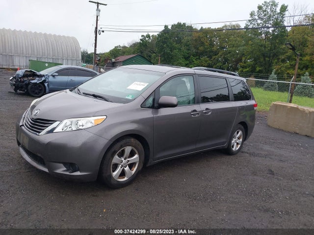 Toyota SIENNA LE 2014 5TDKK3DC6ES483183 Image 2