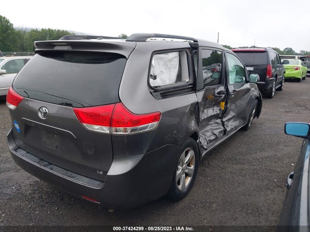 Toyota SIENNA LE 2014 5TDKK3DC6ES483183 Image 4