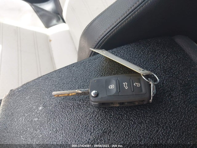 3VWD17AJ9GM291665 Volkswagen Jetta Sedan 1.8t Sport