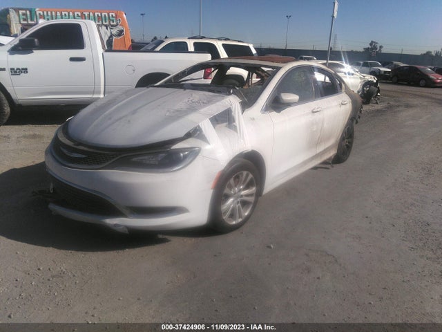 Chrysler 200 Limited 2016 1C3CCCAB7GN139131 Image 2