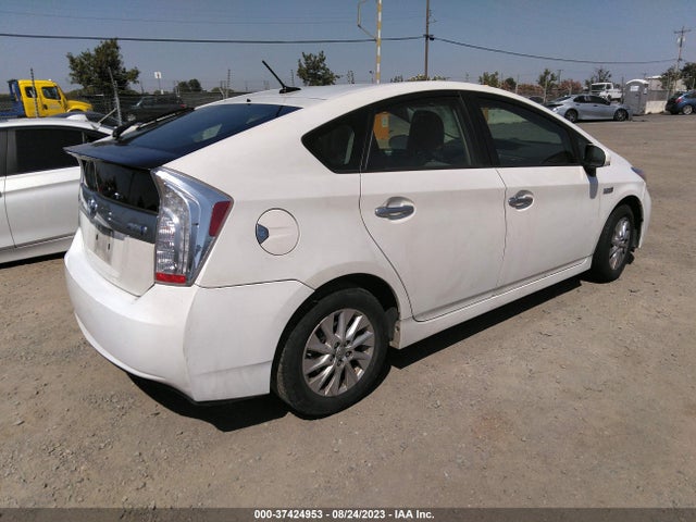 Toyota PRIUS PLUG-IN 2015 JTDKN3DPXF3071328 Image 4