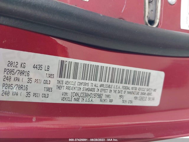 1C4NJCEB0HD197982 Jeep Compass Latitude