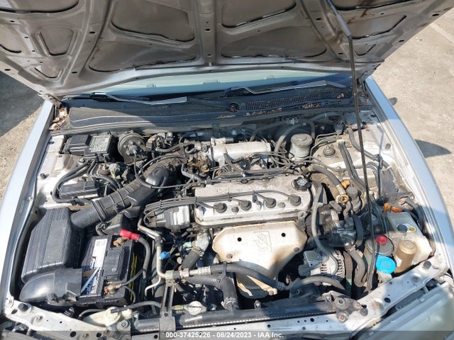 1996 HONDA ACCORD EX/EX-R VIN: 1HGCD5653TA299260