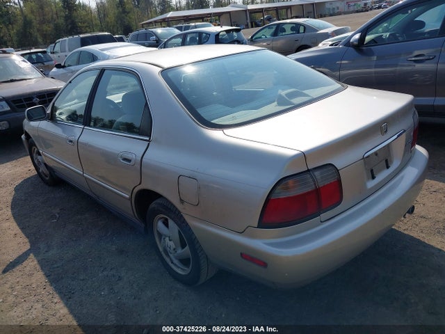 1996 HONDA ACCORD EX/EX-R VIN: 1HGCD5653TA299260