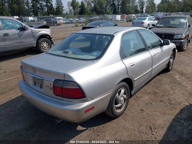 1996 HONDA ACCORD EX/EX-R VIN: 1HGCD5653TA299260