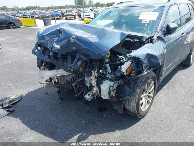 1C4PJLCB2LD654716 Jeep Cherokee Latitude