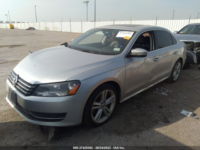 1VWBT7A34EC055569 Volkswagen Passat Se W/sunroof