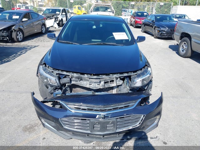 Chevrolet MALIBU LT 2018 1G1ZD5ST9JF111086 Image 4