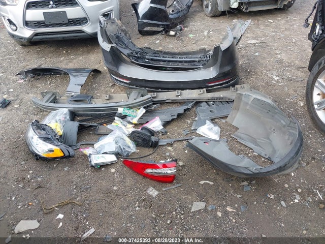 3FA6P0HD8LR121835 Ford FUSION SE