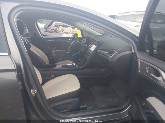 3FA6P0HD8LR121835 Ford FUSION SE