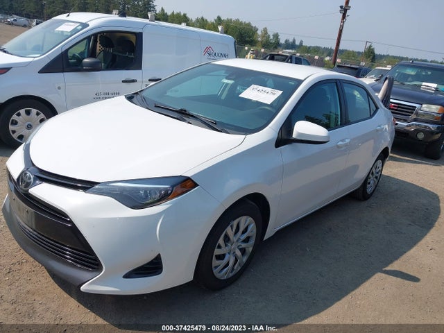 Toyota COROLLA LE 2018 5YFBURHE6JP797413 Image 2