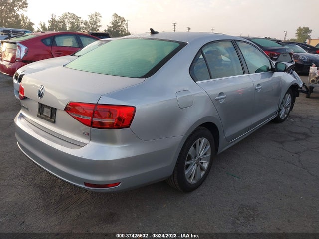 3VWD17AJ8FM339316 Volkswagen Jetta Sedan 1.8t Se W/connectivity