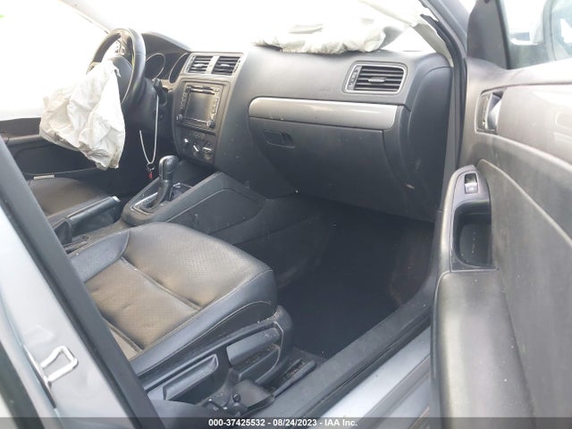 3VWD17AJ8FM339316 Volkswagen Jetta Sedan 1.8t Se W/connectivity