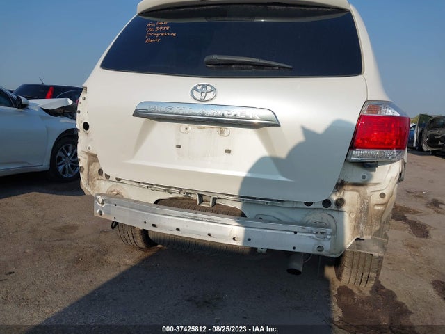 2012 TOYOTA HIGHLANDER VIN: 5TDZA3EH8CS027646