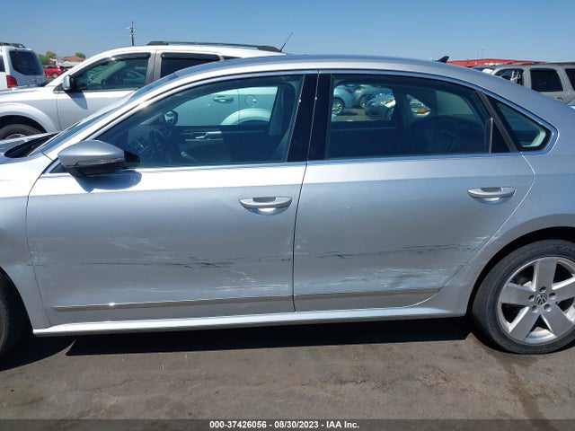 1VWBT7A38HC037998 Volkswagen Passat 1.8t Se