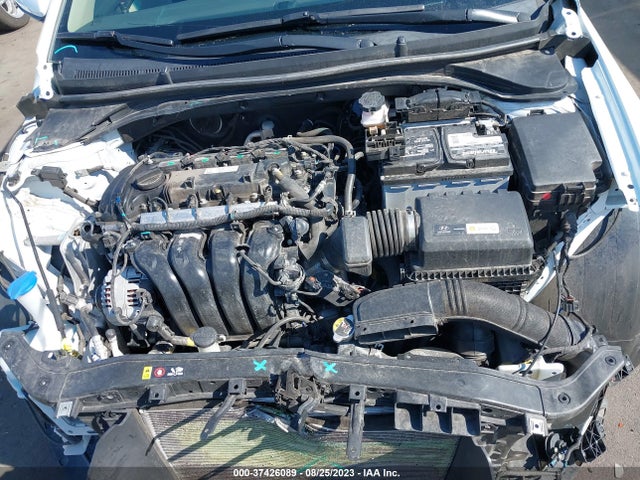 2018 HYUNDAI ELANTRA SE VIN: 5NPD74LF0JH261234