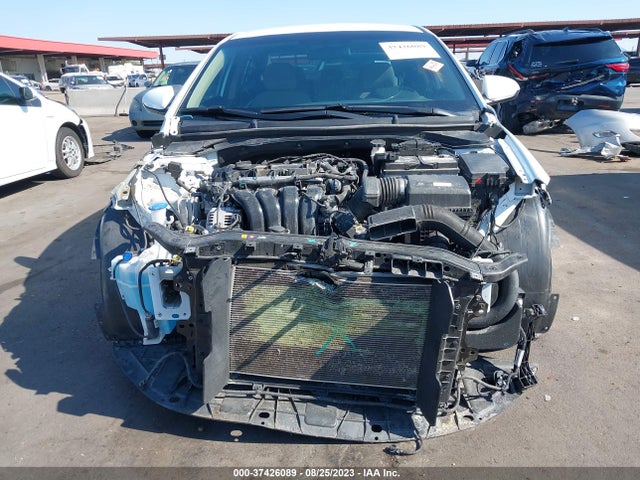 2018 HYUNDAI ELANTRA SE VIN: 5NPD74LF0JH261234