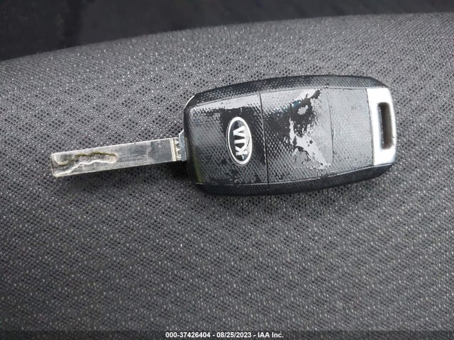 KIA Optima Lx 2016 KNAGT4L34G5111051 Image 3