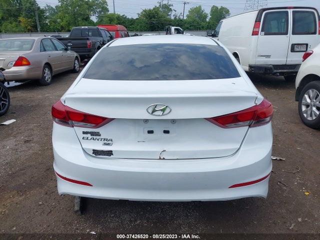 Hyundai ELANTRA SE 2018 5NPD74LF8JH228837 Image 15