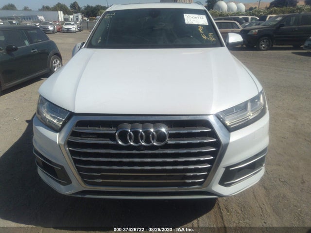 Audi Q7 Premium Plus 2018 WA1LAAF71JD052715 Image 12