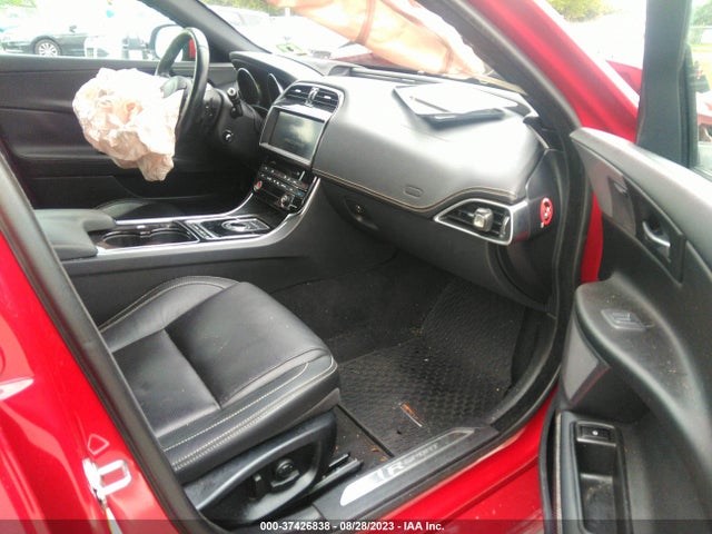 2017 JAGUAR XE SAJAF4BV8HA973993 Photo 4