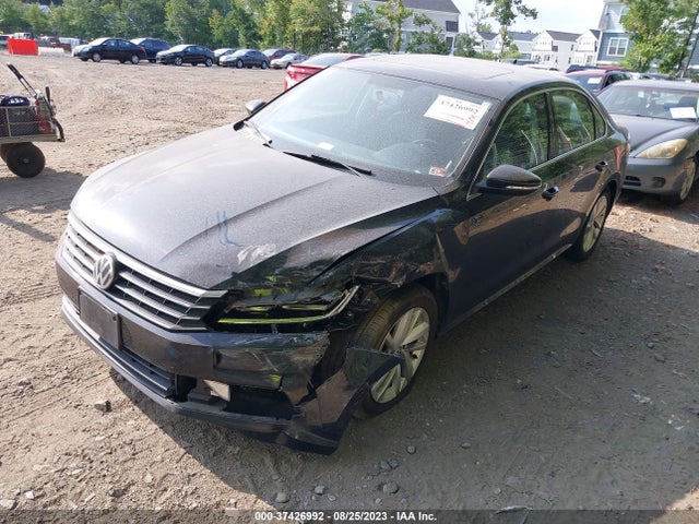 1VWBA7A38JC012661 Volkswagen Passat 2.0t Se