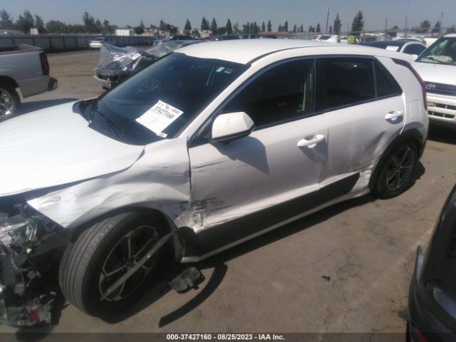 KNDCP3LE5P5069958 KIA NIRO LX