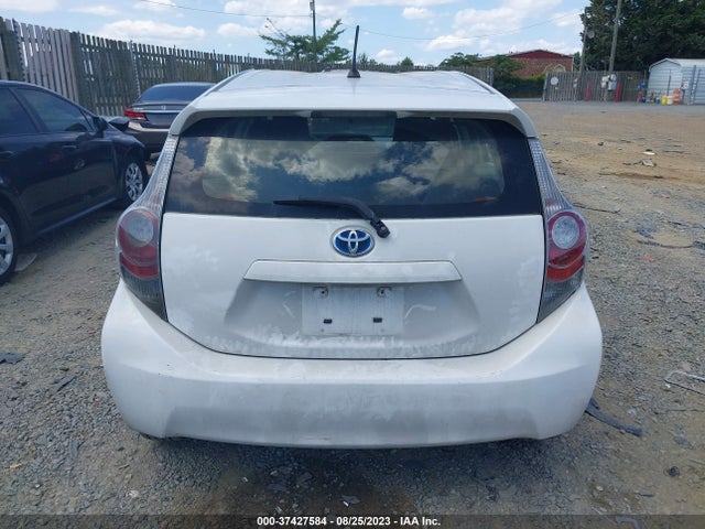 Toyota Prius C One/three/two/four 2014 JTDKDTB31E1567762 Image 16