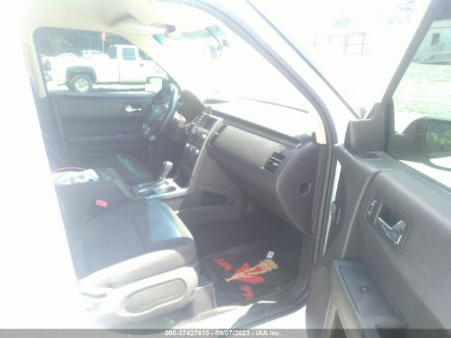 2FMGK5B80FBA10832 Ford FLEX SE