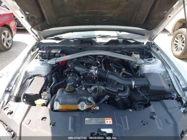 1ZVBP8EMXE5285506 Ford Mustang V6
