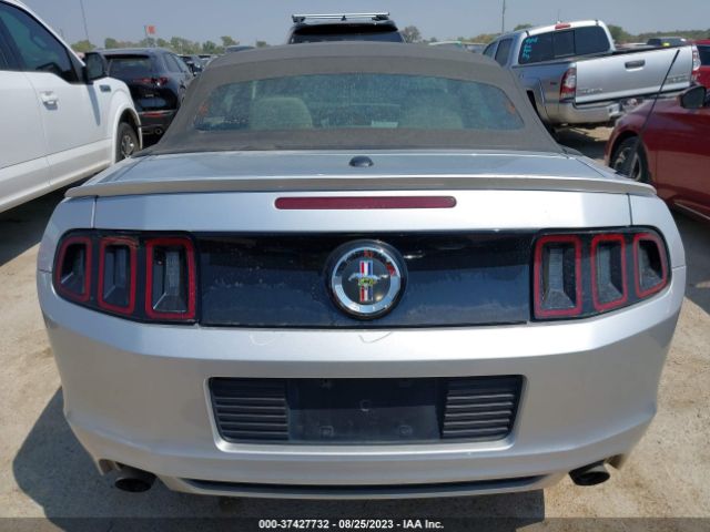 1ZVBP8EMXE5285506 Ford Mustang V6