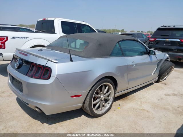 1ZVBP8EMXE5285506 Ford Mustang V6