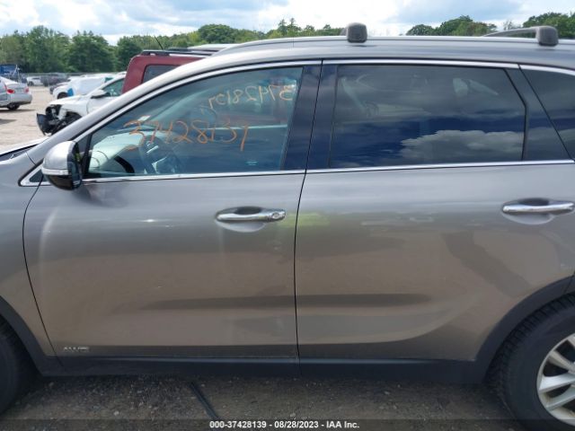 5XYPGDA31HG218271 KIA SORENTO LX