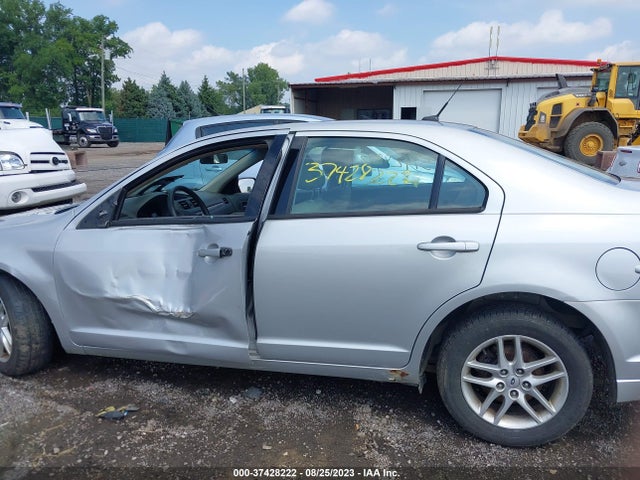 2010 FORD FUSION S VIN: 3FAHP0GA9AR261891