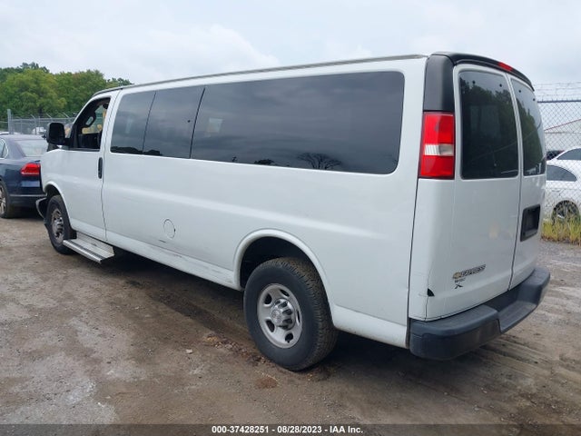 Chevrolet Express 3500 Ls 2017 1GAZGNFF0H1106703 Image 3