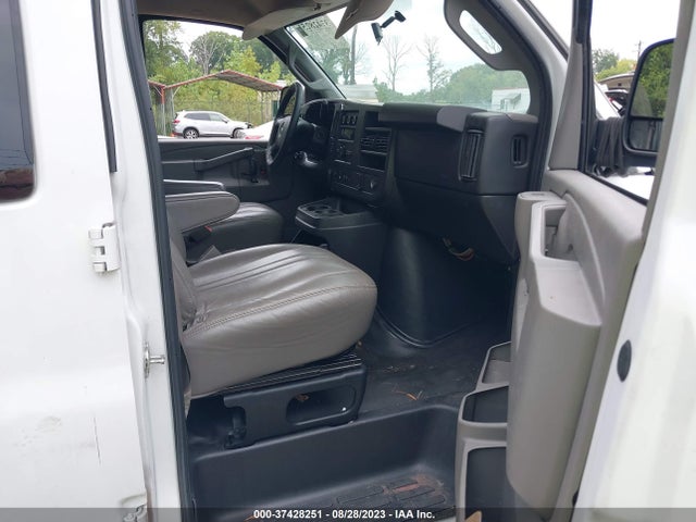 2017 CHEVROLET EXPRESS 3500 LS VIN: 1GAZGNFF0H1106703