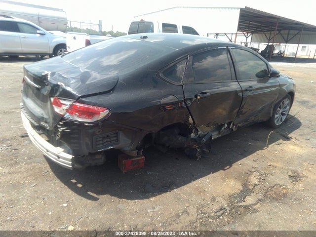 Chrysler 200 S 2015 1C3CCCBBXFN660583 Image 4