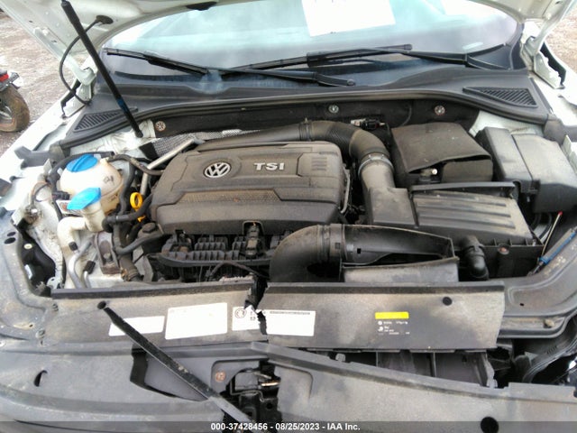 1VWAT7A3XHC076135 Volkswagen Passat 1.8t S