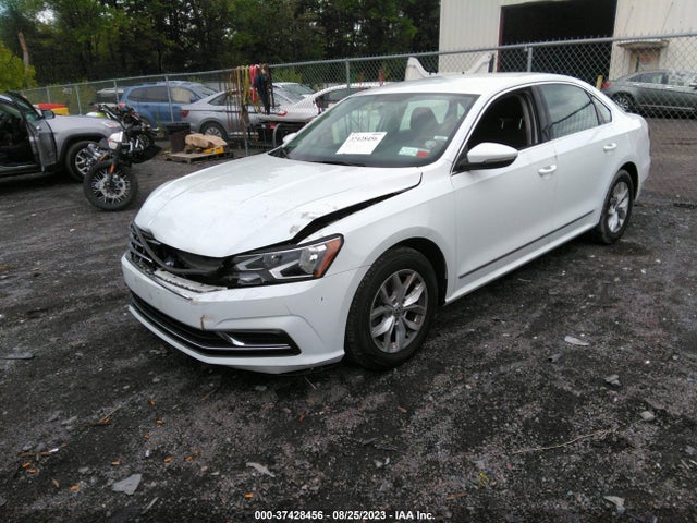 1VWAT7A3XHC076135 Volkswagen Passat 1.8t S