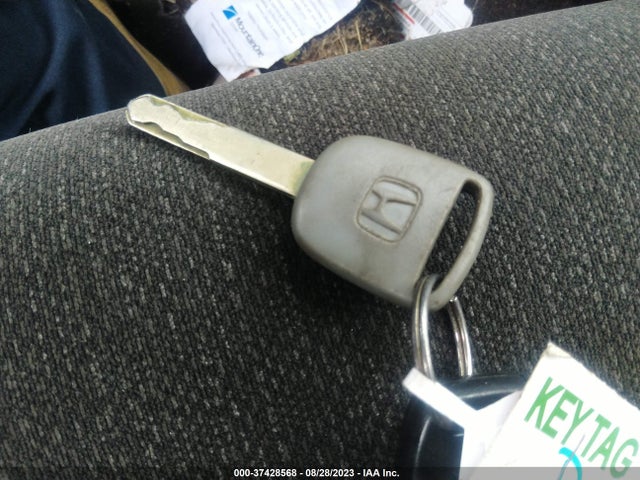 2008 HONDA ACCORD SDN LX VIN: JHMCP26318C005240